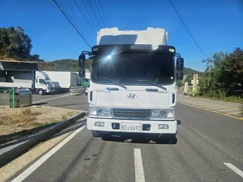 현대 메가트럭 5톤 냉동탑 2019년식 사진 1